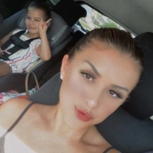 Meet your Posher, Celeste